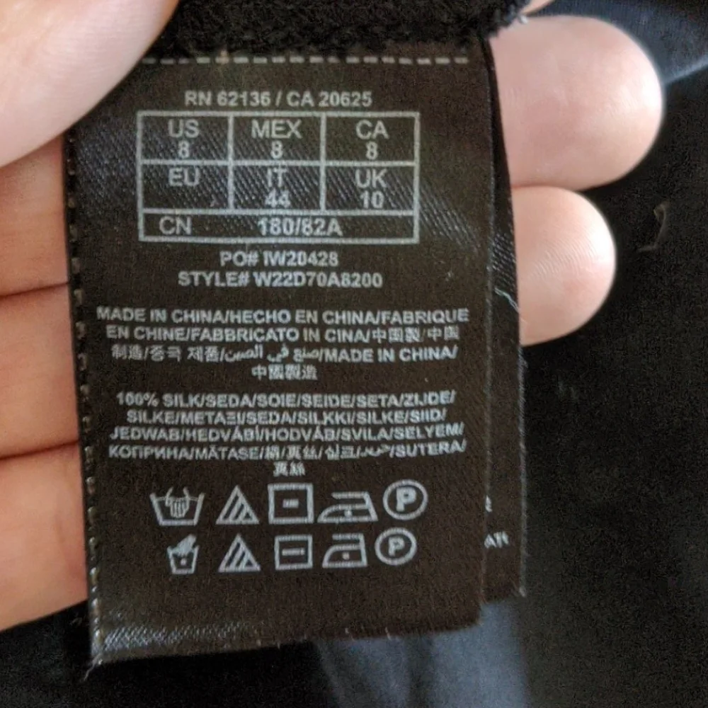 Black zip up guess skirt - Picture 5 of 5